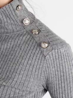 Attic Tricot Pullover donna dolcevita in maglia con bottoni decorativi sulla spalla