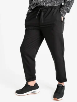 Close-Up Pantaloni casual da uomo con coulisse e risvolto finale