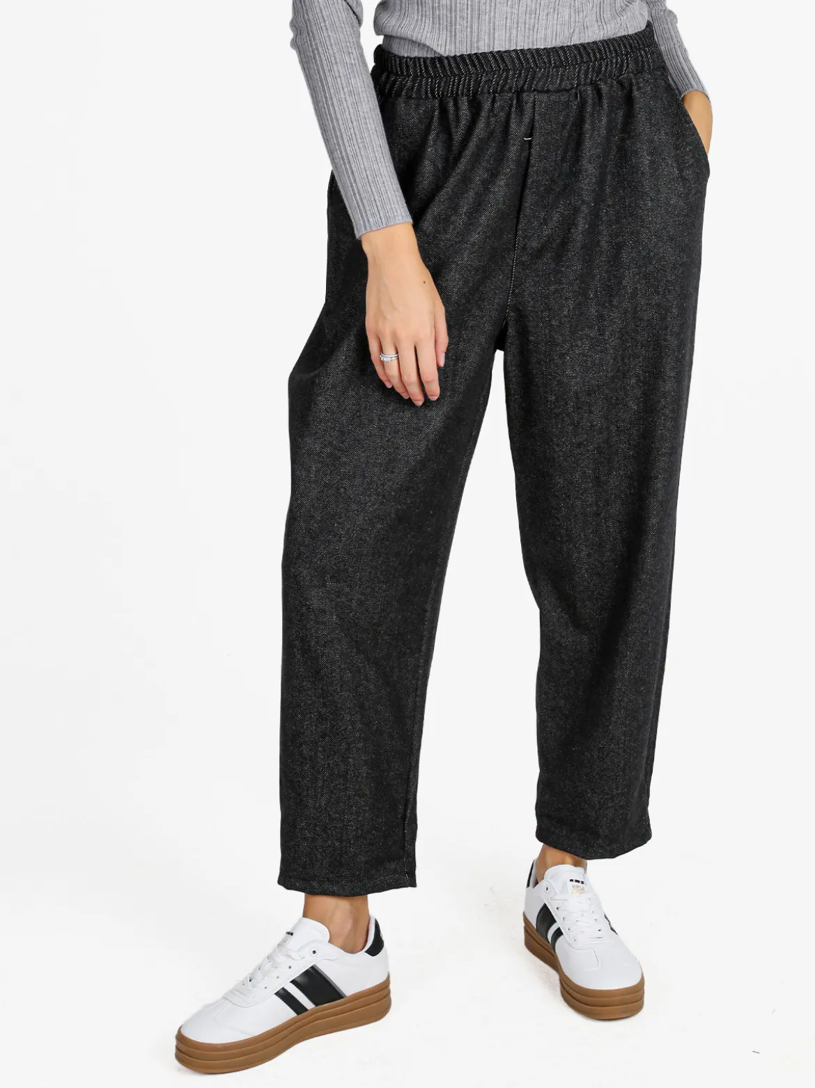 158c Pantaloni donna a cavallo basso con elastico in vita - nero