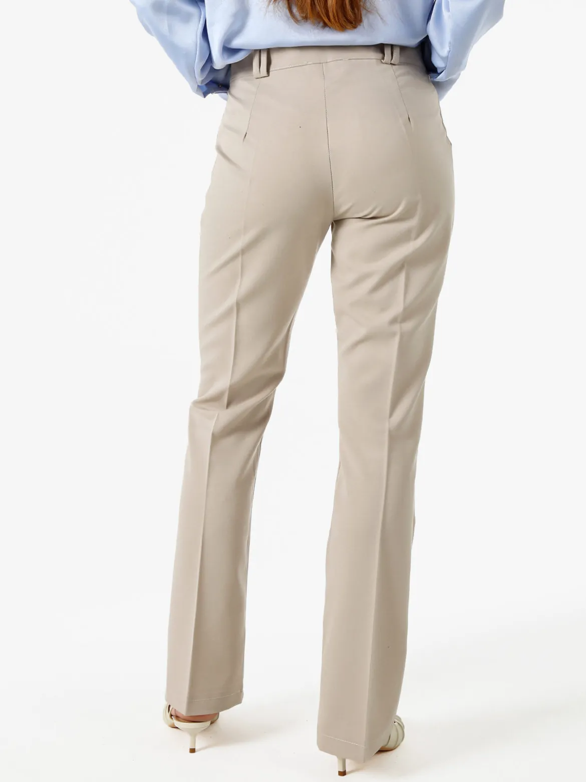 Frenetika Pantaloni eleganti da donna a zampa - beige