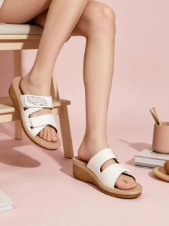 Inblu Ciabatte donna con doppia fascia a strappo e zeppa - bianco