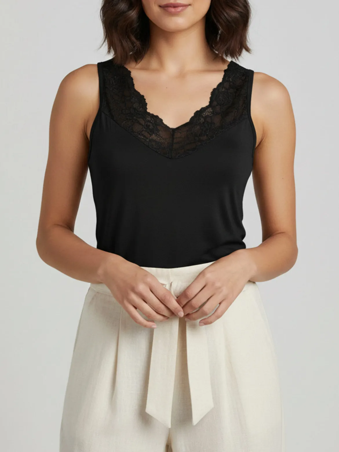 Intimami Top donna a spalla larga con scollo di pizzo - nero