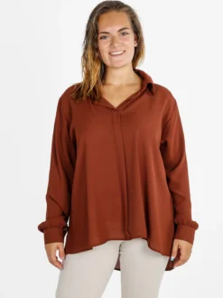 Miss E Co Camicia donna a maniche lunghe con scollo a V linea curvy - marrone