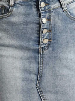 Miss Two Gonna in jeans con bottoni