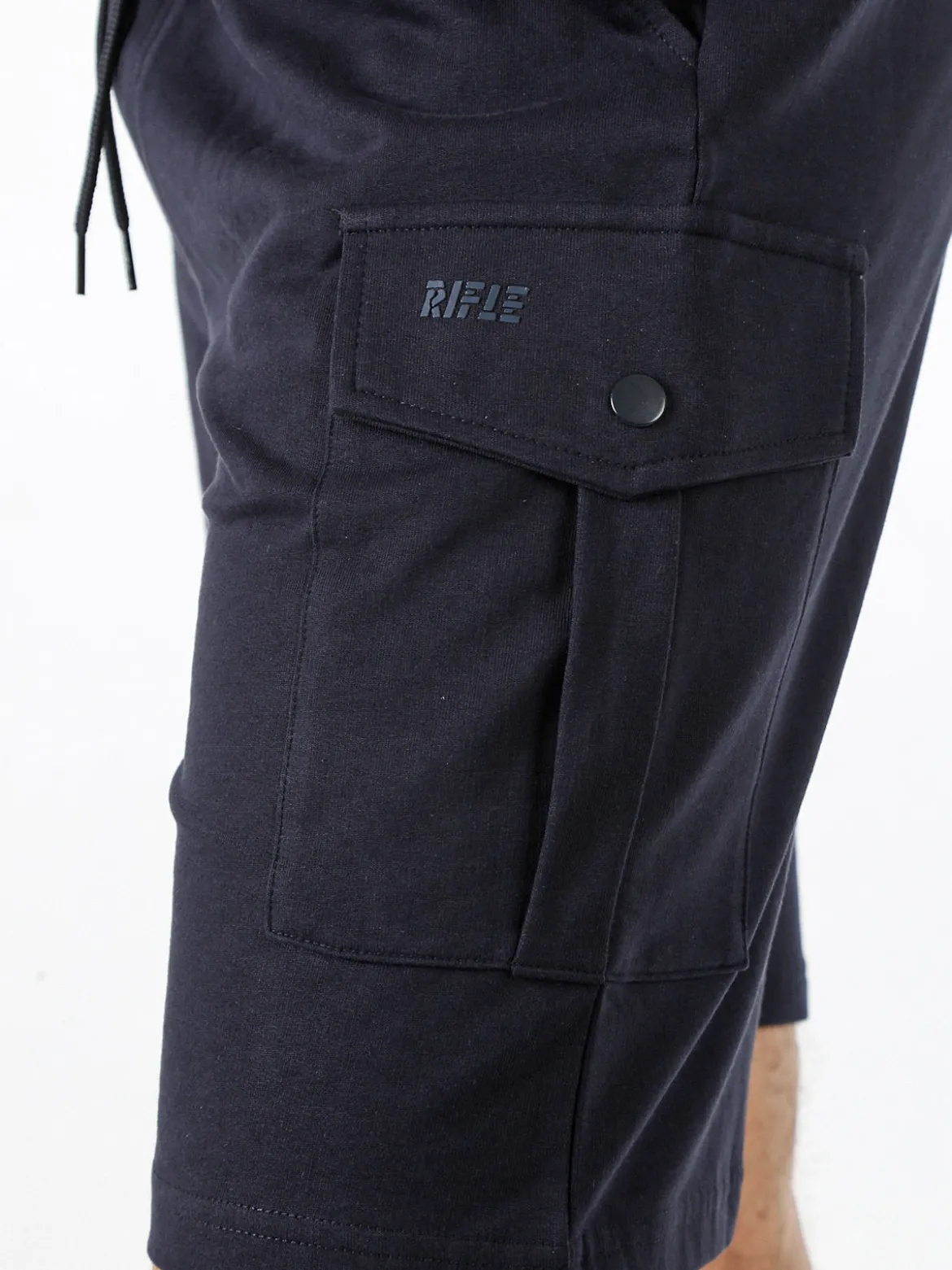 Rifle Bermuda da uomo in felpa con tasconi laterali - blu scuro