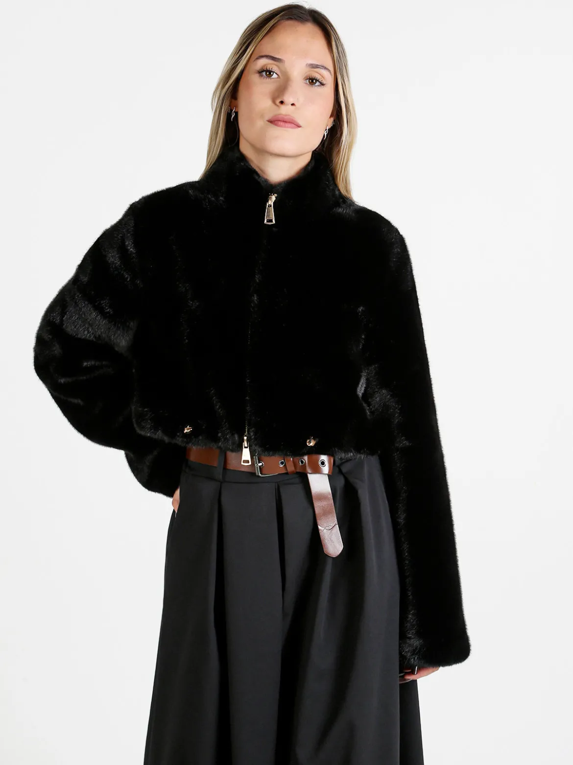 Solada Giacca donna cropped in pelliccia sintetica con coulisse - nero