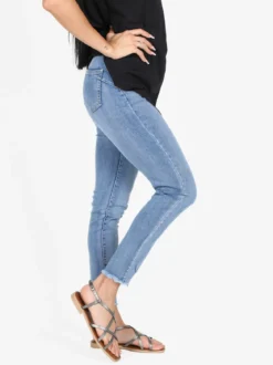 Solada Jeans donna slim fit con finale sfrangiato