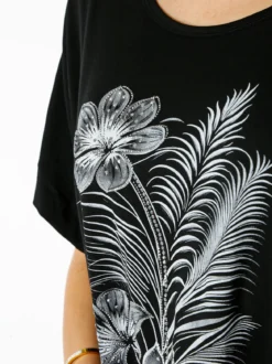 Solada Maxi t-shirt donna in viscosa con stampa fiori e dettagli micro borchie - nero