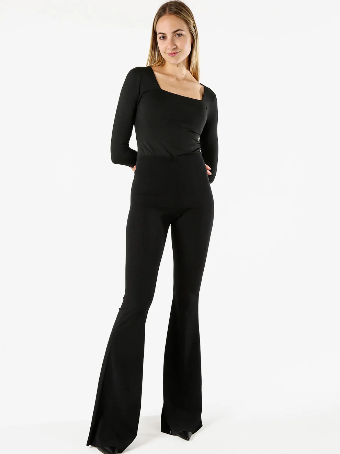 Solada Top body donna a maniche lunghe con scollo quadrato - nero