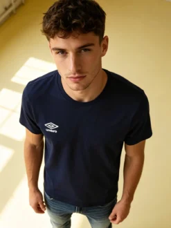 Umbro T-shirt girocollo da uomo in cotone con logo - blu scuro