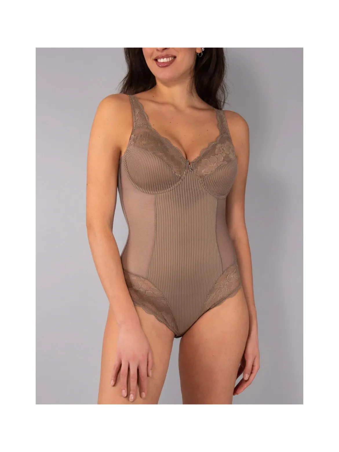 Verde Veronica AR42 Body donna con pizzo coppa C con ferretto - fango