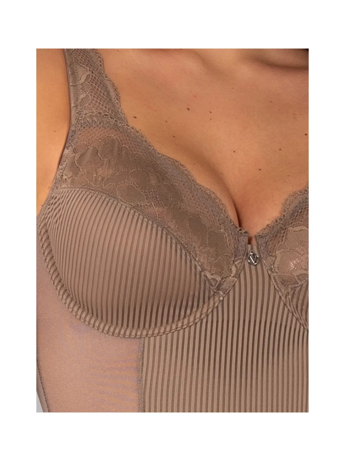Verde Veronica AR42 Body donna con pizzo coppa C con ferretto - fango
